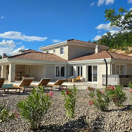فيلة Bellavista *
